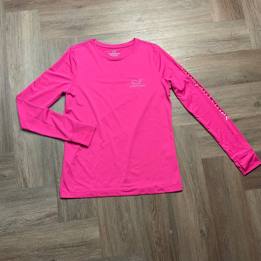 Vineyard Vines Performance Shirt Women XS Pink Whale Logo Long Sleeve Thumbholes